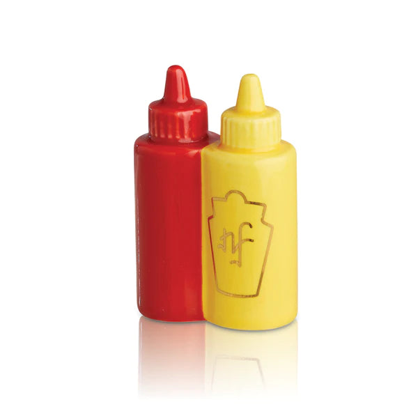 Mini main squeeze (mustard and ketchup)